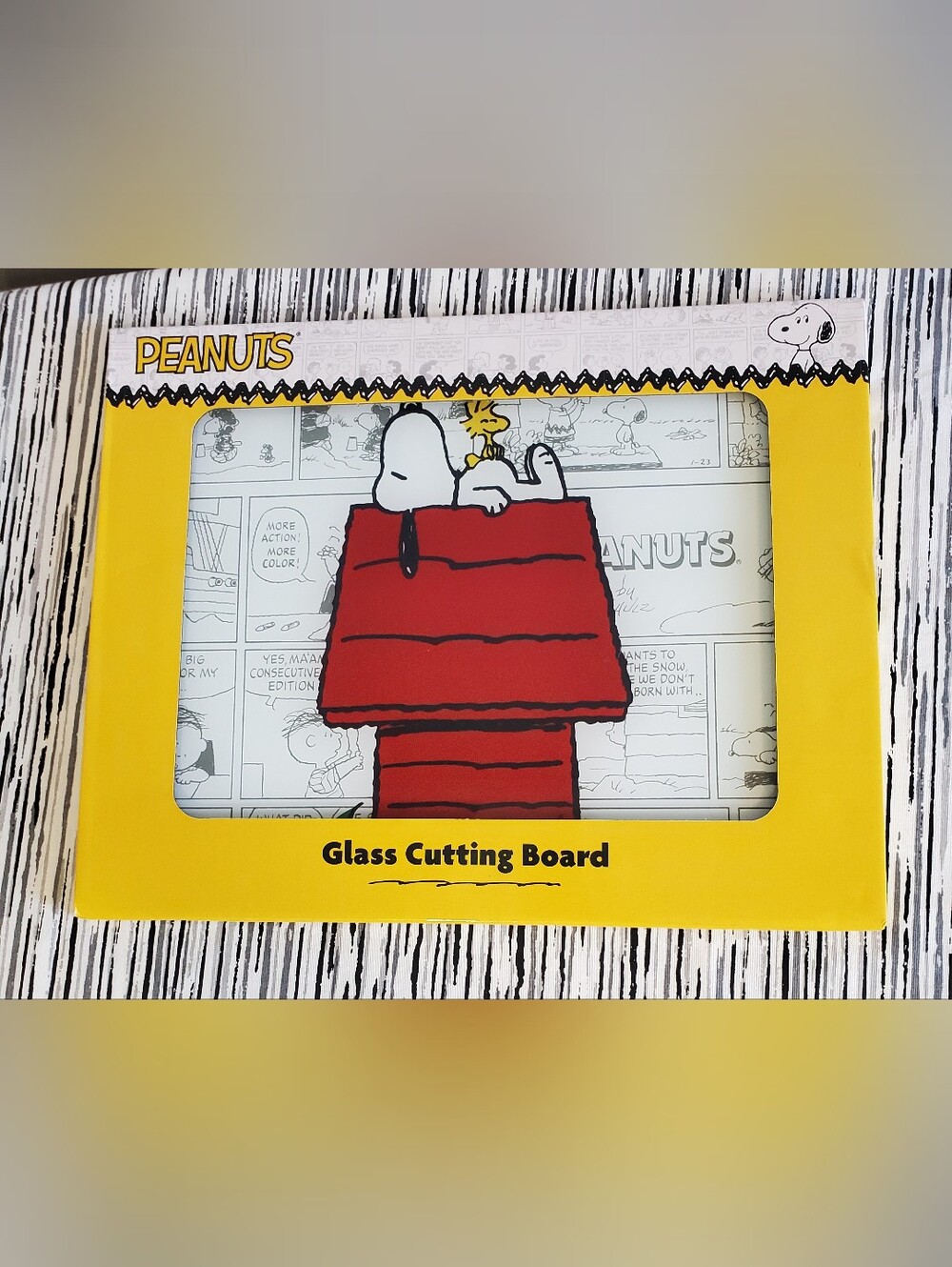 Peanuts Snoopy Glass Cutting Board